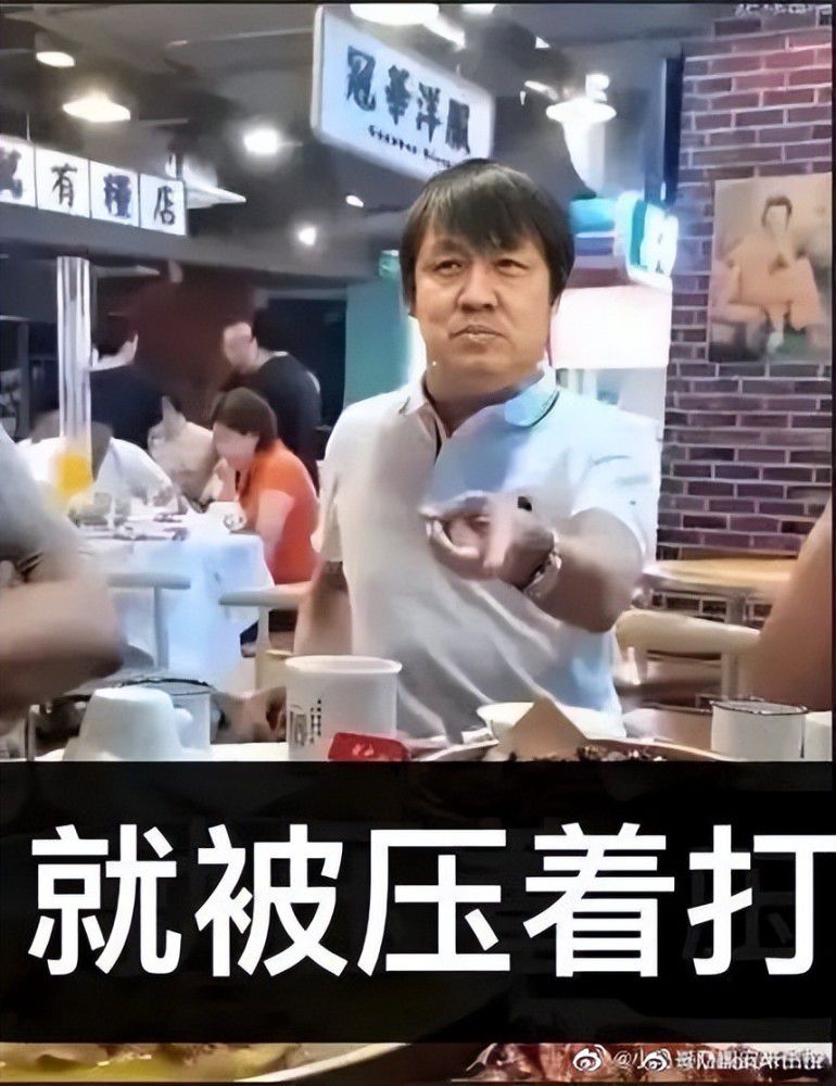 尽管阿劳霍可能会与巴萨续约，但拜仁明夏似乎仍有一点机会，阿劳霍一直都是图赫尔和弗罗因德的理想新援人选。